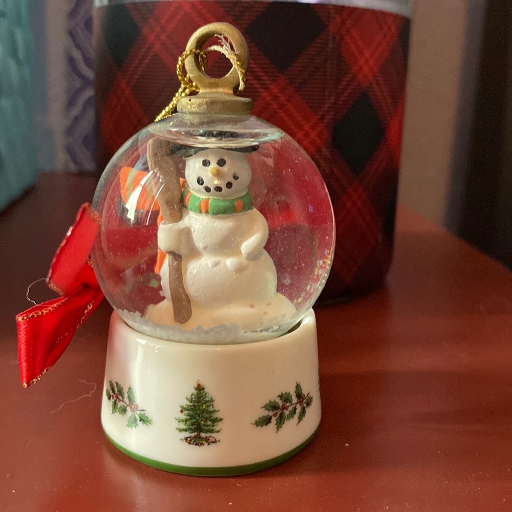 Spode snowman snow globe ornament